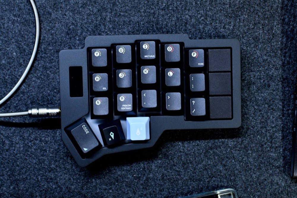 tech, tech · 32