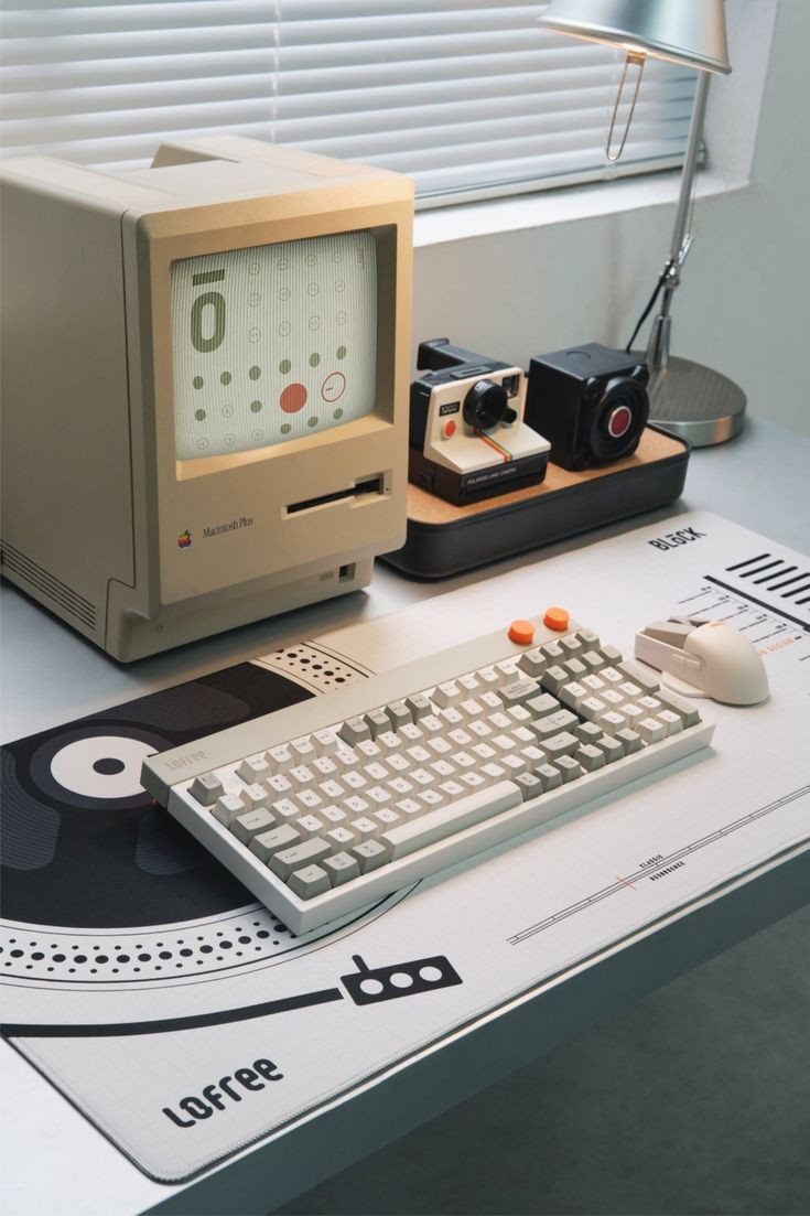 tech, tech · 64